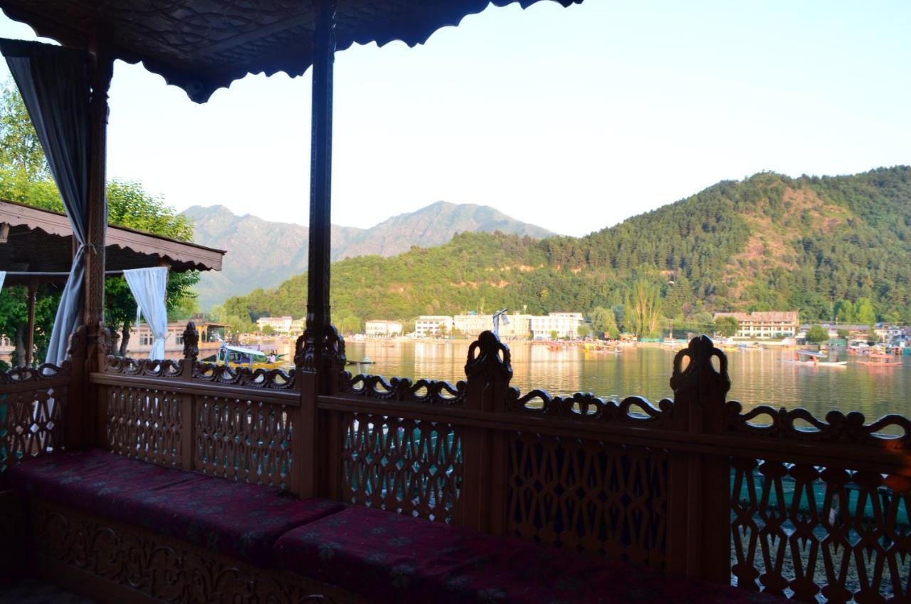 Hotel New Alexandra Houseboats Srīnagar Exterior foto