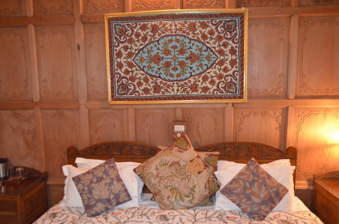 Hotel New Alexandra Houseboats Srīnagar Exterior foto